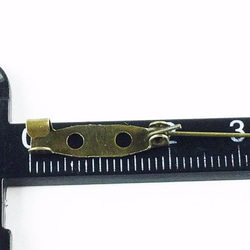 送料無料　ブローチピン　20mm　100個　金古美　アンティーク ゴールド　2穴　ウラピン　ブローチ　金具　AP0211 5枚目の画像