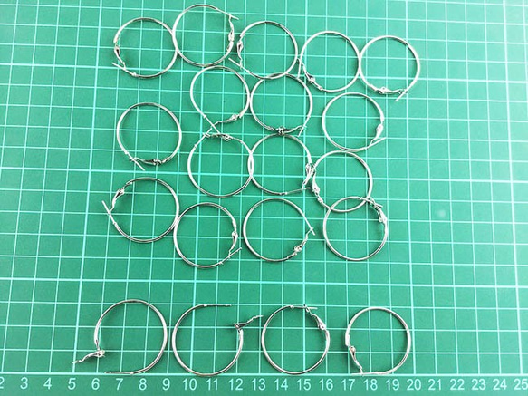 送料無料　フープピアス　パーツ　シルバー　銀色　20個　10ﾍﾟｱ　輪サイズ30mm　バネ式　ピアス　金具　AP0353 7枚目の画像