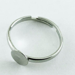送料無料　リング パーツ　指輪　6mm台座付き　シルバー　銀色　50個　サイズフリー　アクセサリー （AP0357） 3枚目の画像
