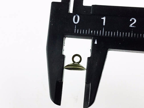送料無料　ガラスドーム　キャップ　8mm　金古美　20個　カン付き　金具　ハンドメイドパーツ　 （AP0390） 3枚目の画像