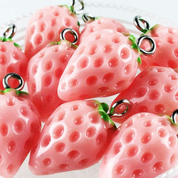 いちご グッズセット Amazon.co.jp: チャーム フルーツ イチゴ 10個 17mmx12mm 苺