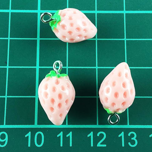 いちご グッズセット Amazon.co.jp: チャーム フルーツ イチゴ 10個 17mmx12mm 苺