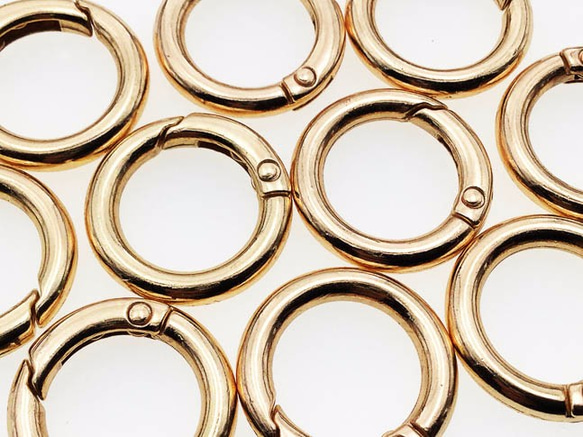 送料無料　カラビナ　丸　ゴールド　KC金　10個　24mm　サークル キーホルダー ストラップ パーツ　（AP0445） 1枚目の画像