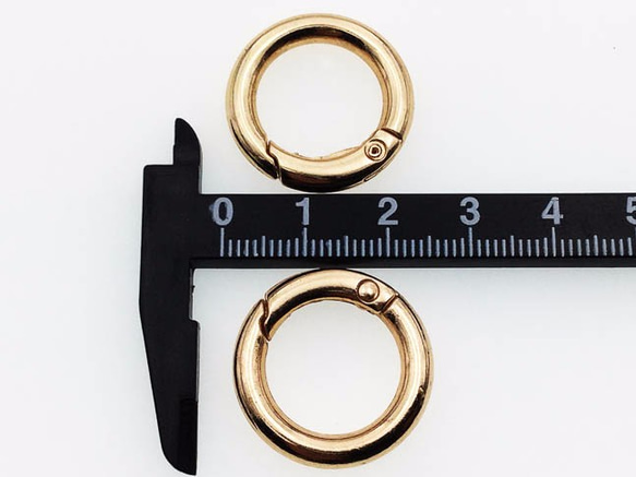 送料無料　カラビナ　丸　ゴールド　KC金　10個　24mm　サークル キーホルダー ストラップ パーツ　（AP0445） 3枚目の画像