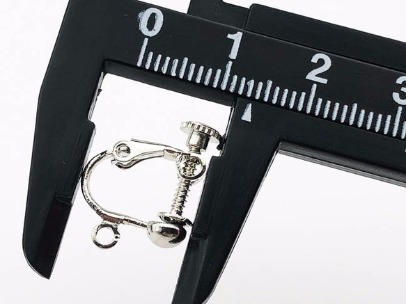 送料無料　イヤリングパーツ　シルバー　丸皿　20個　カン付き　ネジバネ式　イヤリング パーツ　アクセサリー AP0515 3枚目の画像