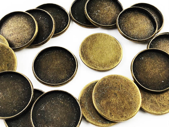 送料無料 ミール皿 丸 金古美 アンティーク ゴールド 20mm カン無し 20