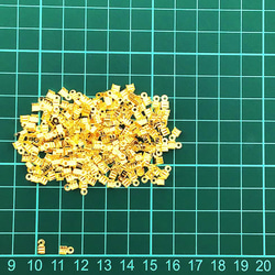 送料無料　紐止め金具　カシメ　ゴールド　200個　幅3mm　エンドパーツ　留め金具　アクセサリー　パーツ　AP0833 6枚目の画像