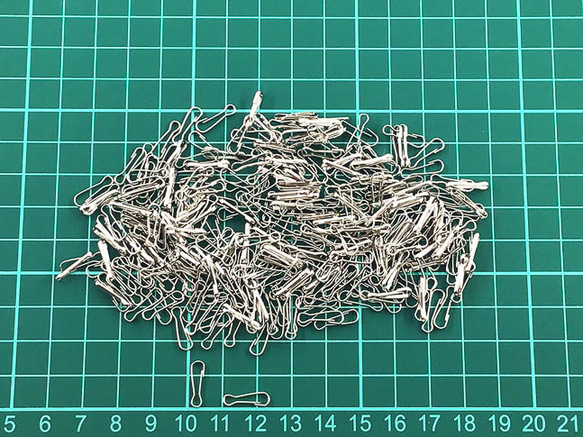 送料無料　板ナスカン　シルバー　300個　13mmx4mm　ナスカン　ミニ　アクセサリー　パーツ　金具　(AP0850) 6枚目の画像