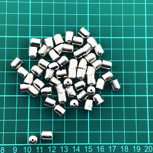 送料無料 タッセルキャップ シルバー 50個 8x9 カン無し カツラ エンド