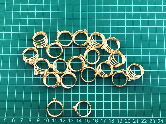 送料無料　リングパーツ 指輪 ゴールド 20個 5連カン付き B品 ハンドメイドパーツ 金具 アクセサリー　AP1021 7枚目の画像