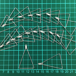 送料無料　フープ　金具　シルバー　三角　カン付き　20個　トライアングル　フープピアス　パーツ　AP1252 9枚目の画像