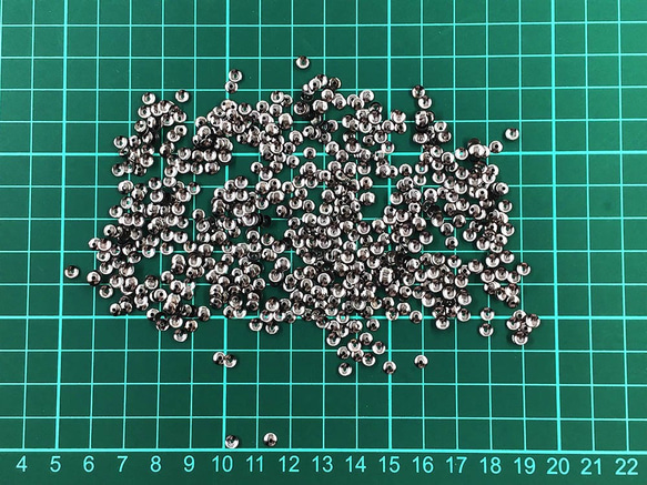 送料無料　ビーズキャップ　4mm　ガンメタリック　1000個　座金　花座　スペーサー　キャップ　アクセサリーAP1269 6枚目の画像