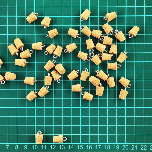 送料無料 コルク栓 カン付き 50個 上部直径約9mm下部直径約7mm 小さめ