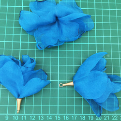送料無料　タッセルパーツ　フラワー　炙り花びら　ブルー　10個　タッセル　フラワータッセル　チャーム　花　AP1490 4枚目の画像