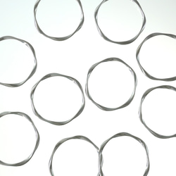 送料無料　ラウンドチャーム　大きめリング　40mm　ねじり　シルバー　10個　チャームパーツ　丸　フープ　AP1743 1枚目の画像