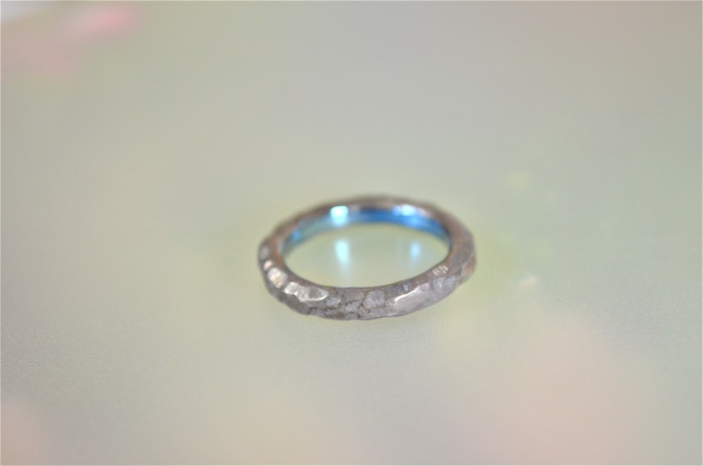 チタンリング「Excavation・α」（画像は９号）