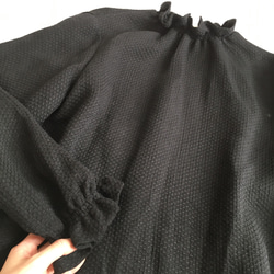 【再販×2】衿フリル　やわらかワッフルブラウス　ブラック 4枚目の画像
