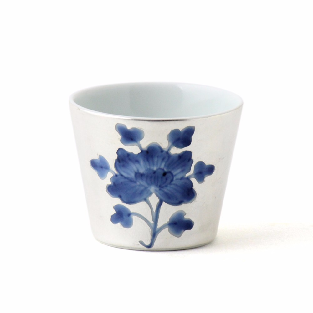 銀彩染付 伊万里牡丹 フリーカップ　【福珠窯（有田焼窯元）】おちょこやぐい飲み代わりにも　陶磁器