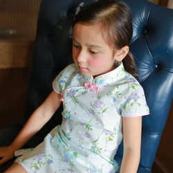 小さな紫色のドレス（2歳〜5歳） 3枚目の画像