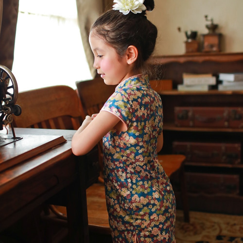 6歳の小さな青い花のチャイナドレス（130センチメートル）〜7歳（140