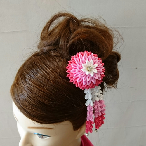 つまみ細工髪飾り『大輪の花 ピンク系3色グラデーション』浴衣、着物  