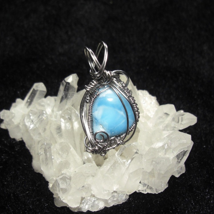 ラリマーのワイヤーペンダント