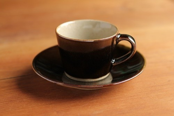 シンプルで使いやすい 益子焼コーヒーカップ＆ソーサーセット（こげ茶