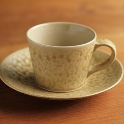 シンプルで使いやすい　益子焼コーヒーカップ＆ソーサーセット（黄色） 1枚目の画像