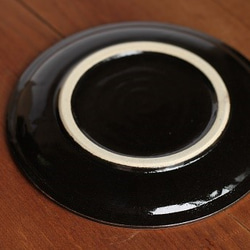 朝食に最適　益子焼パン皿（黒） 5枚目の画像