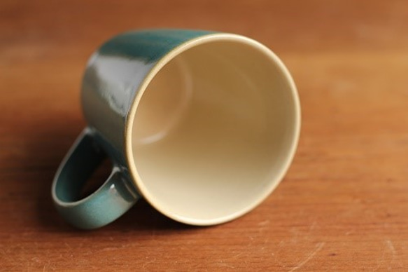 シンプルで使いやすい　益子焼マグカップ（青） 2枚目の画像