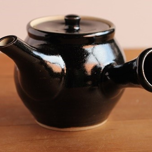 モダンデザインの益子焼急須（大）（黒） ポット・急須 益子焼つかもと