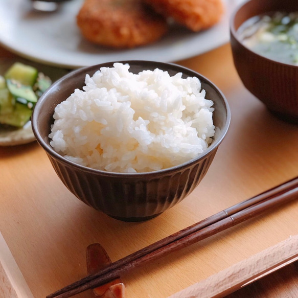 丸みがあってかわいい　しのぎ飯碗 4枚目の画像