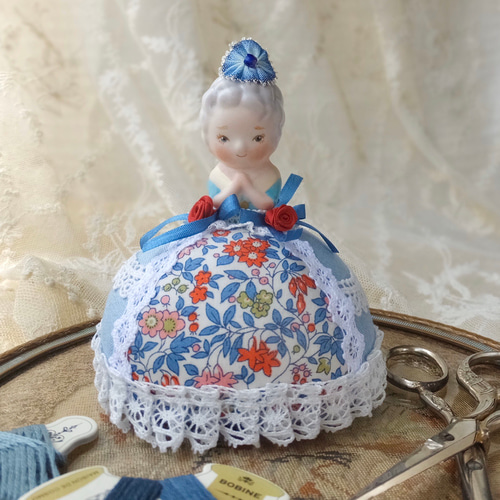 ハーフドール ピンクッション 《こんぺいとう》青 #ビスクドール