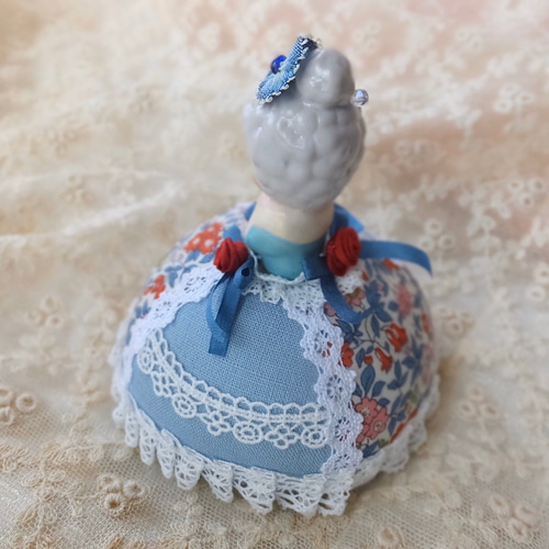 ハーフドール ピンクッション 《こんぺいとう》青 #ビスクドール