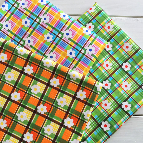 予約販売】#62タータンチェックと花 /生地 花柄 チェック 生地 257