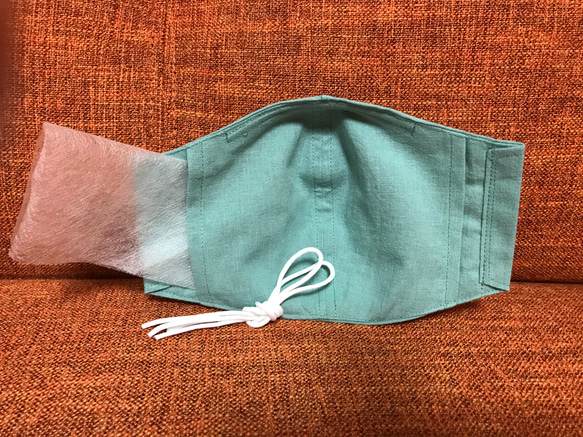 優しい緑色 Lサイズ リネン マスク ノーズワイヤー入り 不織布を入れるポケットがあります 保冷剤でもOK 緑 2枚目の画像