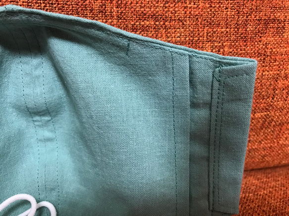 優しい緑色 Lサイズ リネン マスク ノーズワイヤー入り 不織布を入れるポケットがあります 保冷剤でもOK 緑 4枚目の画像