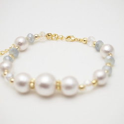 White cotton  pearl bracelet *Blue glass* 2枚目の画像