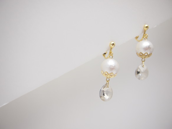 Crystal silver & White cotton pearl *earring* 3枚目の画像