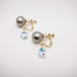 ＊送料無料＊Crystal aurora & gray cotton pearl *earring* 1枚目の画像