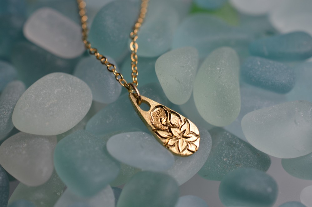 ハワイアンジュエリー　キラッと輝く雫型ブレスレット　手彫り 受注制作