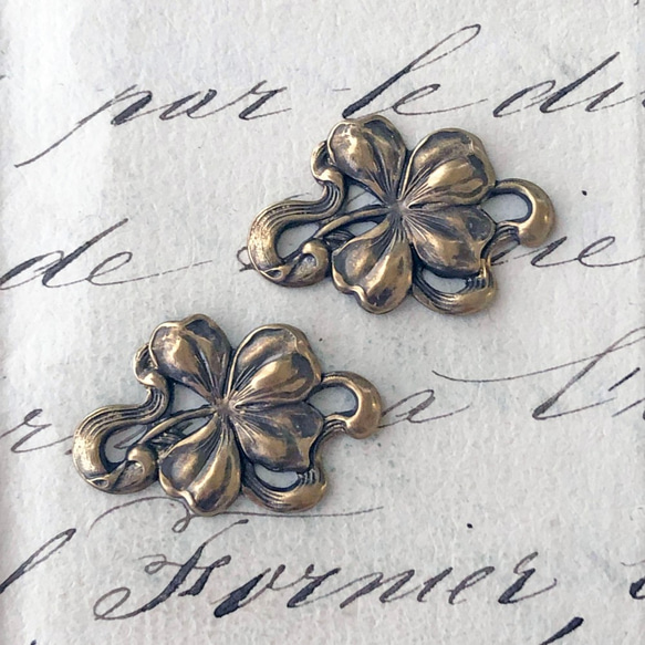 Clover Openwork Stampings 約25mm x 16mm [FIN-016]＊2個＊ 1枚目の画像