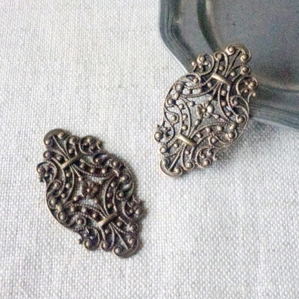 Floral filigree 約33x19mm [FIN-034]＊2個＊ 1枚目の画像