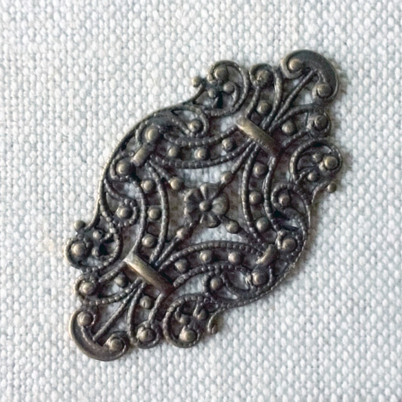 Floral filigree 約33x19mm [FIN-034]＊2個＊ 2枚目の画像