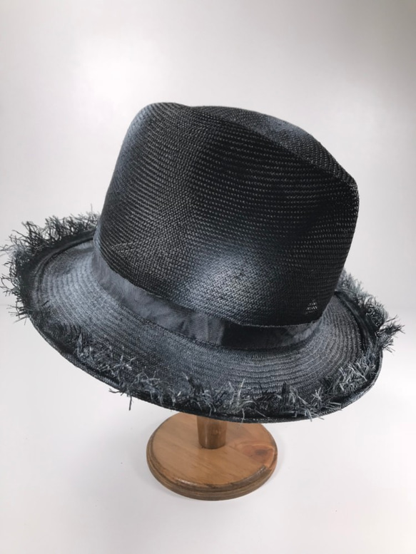 【三角帽】黑色Sisole裂帽 第5張的照片