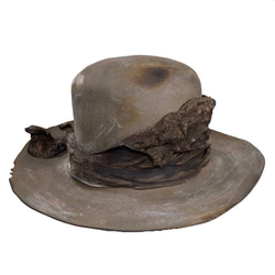【三角帽】復古處理的棕色圓頂禮帽 第5張的照片