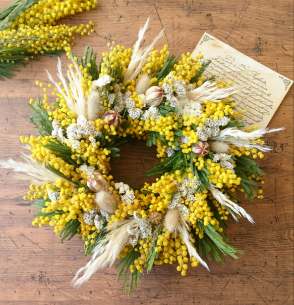 パンパスグラスとミモザのふあふあリース パンパスグラスとミモザのふあふあリース