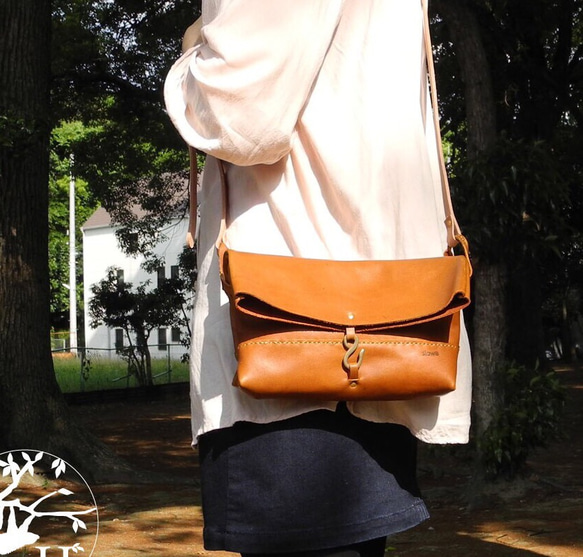 &quot;slowH&quot; &quot;Fold&quot; leather shoulder bag/BROWN &l 第5張的照片