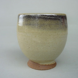 乳白釉のカップ 1枚目の画像