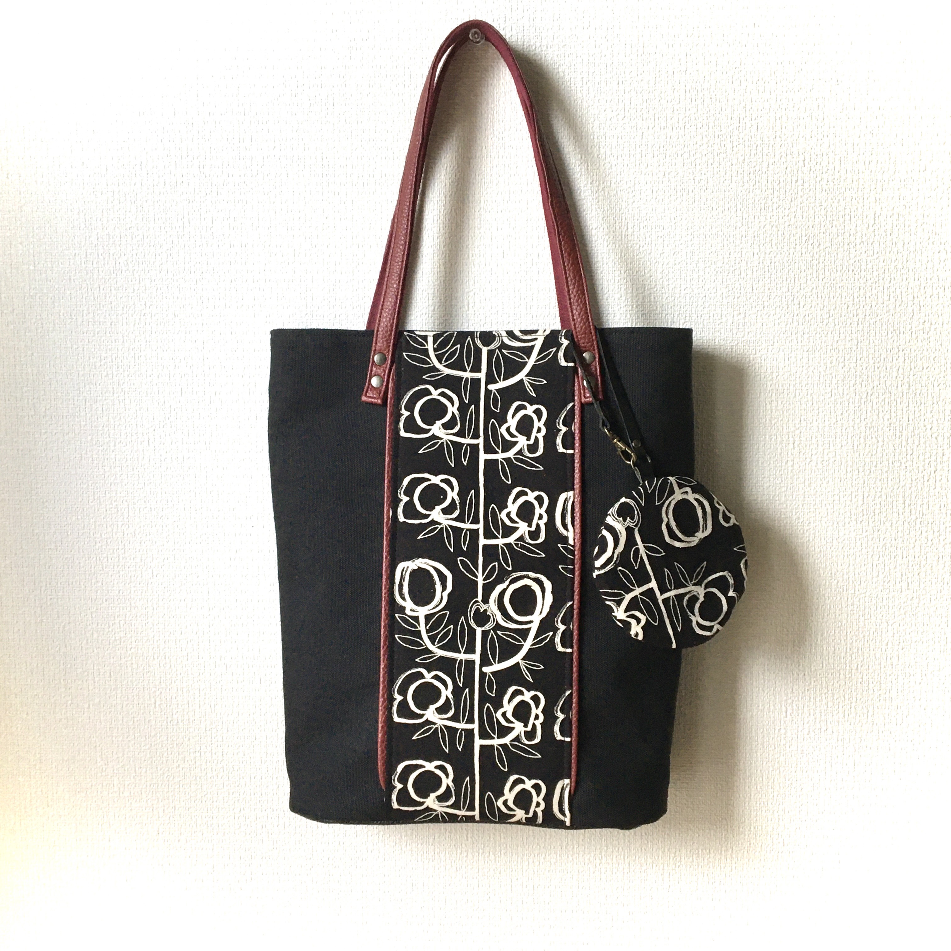 A4サイズ　8号帆布　縦長トート（ブラック）　ラウンドポーチ付き